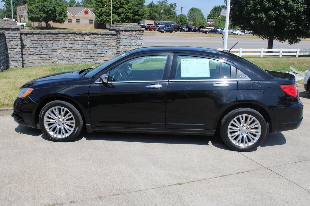 Pre-Owned 2012 Chrysler 200 Limited 4D Sedan in Paris #10573A | Dan ...