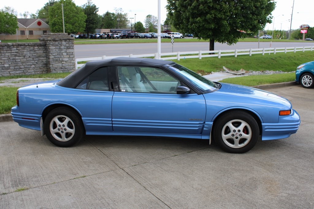 Pre-Owned 1994 Oldsmobile Cutlass Supreme 2D Convertible in Paris ...