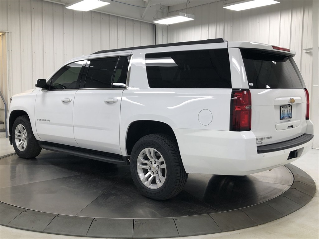 Pre Owned 2017 Chevrolet Suburban Lt 4d Sport Utility In Paris 107214a