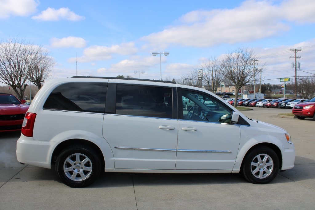 Pre-Owned 2012 Chrysler Town & Country Touring 4D Passenger Van in ...