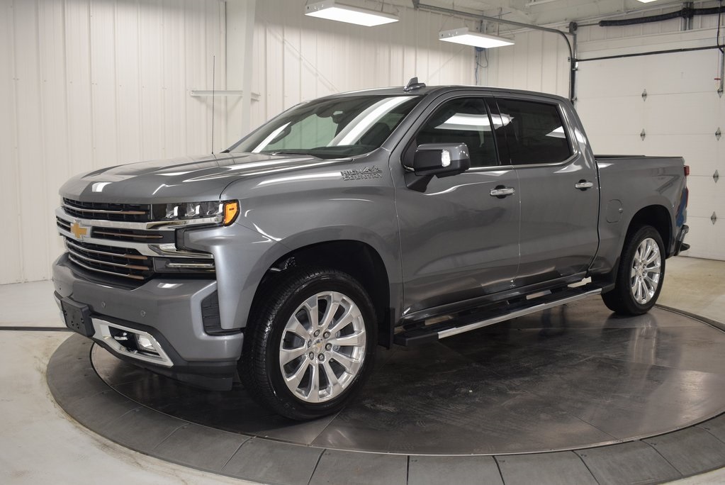 New 2019 Chevrolet Silverado 1500 High Country 4D Crew Cab in Paris