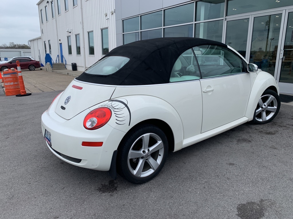 Pre Owned 2007 Volkswagen Beetle Triple White 2d Convertible In Paris 107688b Dan Cummins 7725