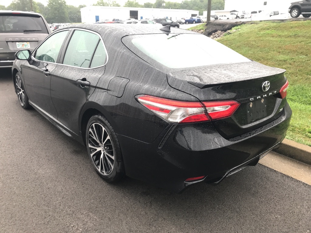 Pre-owned 2019 Toyota Camry Le 4d Sedan In Paris #47803 