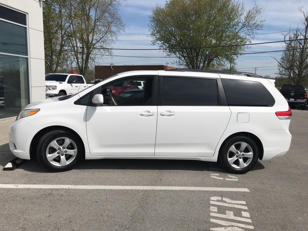 Pre-Owned 2011 Toyota Sienna Base 4D Passenger Van in Paris #11380A ...