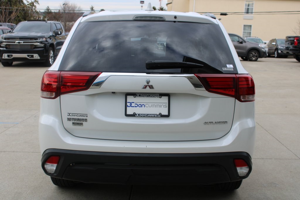 Pre-Owned 2019 Mitsubishi Outlander LE 4D Sport Utility in ...