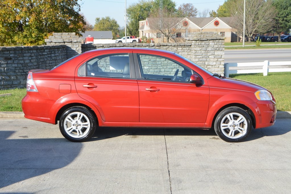 Chevrolet aveo 2010 год